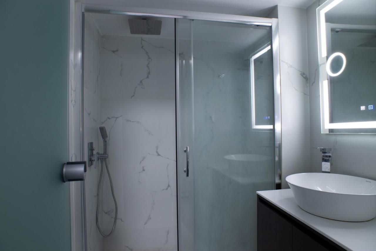 Modern-Lux Central 1 Bedroom Condo Athena Bagian luar foto